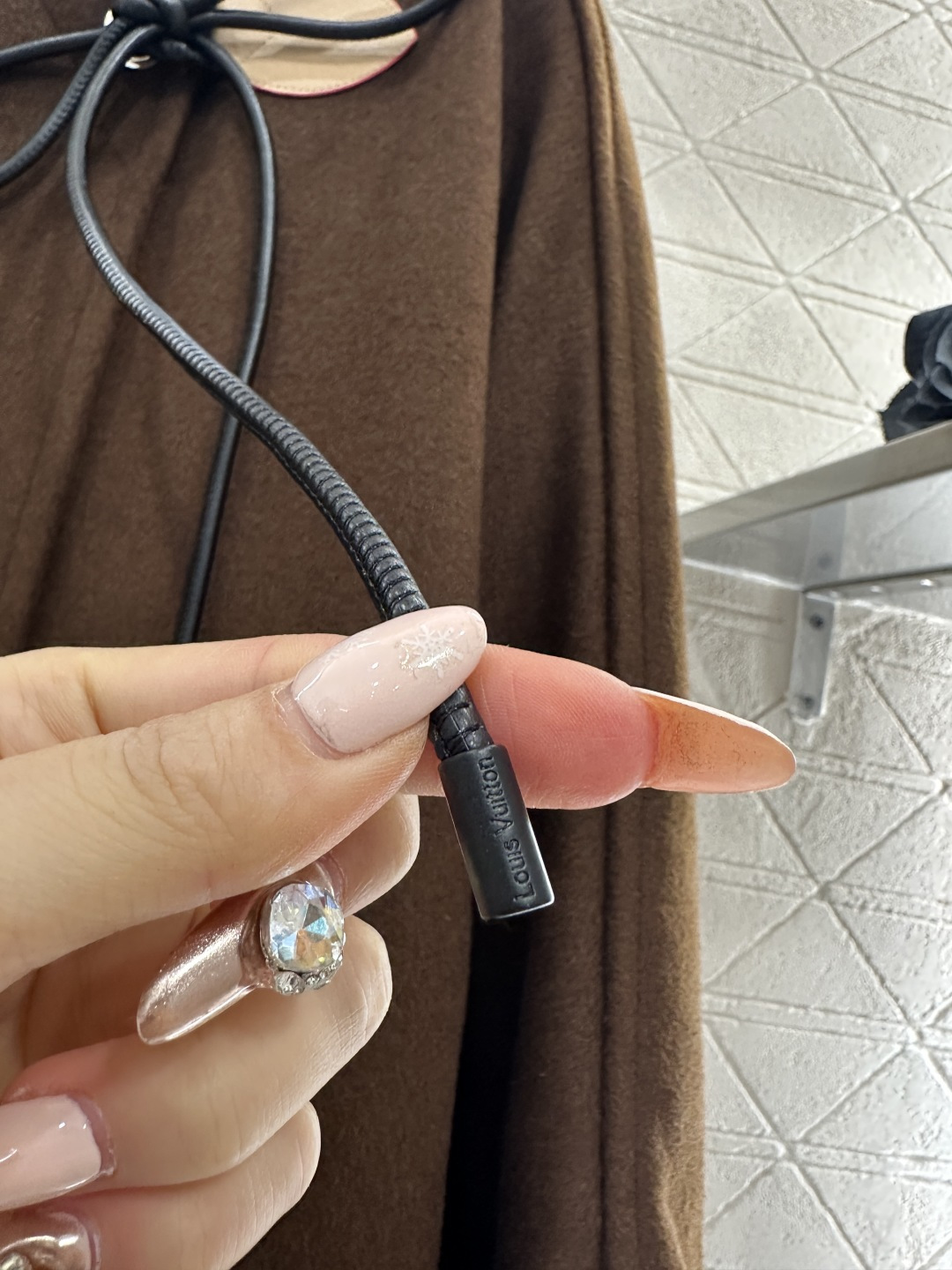 ♥Louis vuitto*♥2026新品上架 斜襟蝴蝶结皮绳长款大衣外套定制YB进口羊毛呢材质，质感上