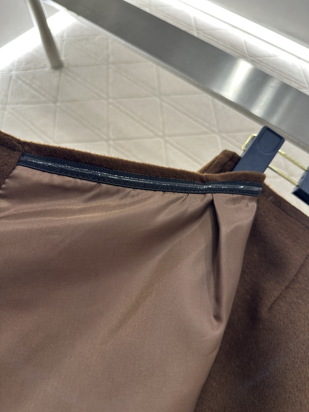 ♥Louis vuitto*♥2026新品上架 斜襟蝴蝶结皮绳外套半裙套装定制YB进口羊毛呢材质，质感上