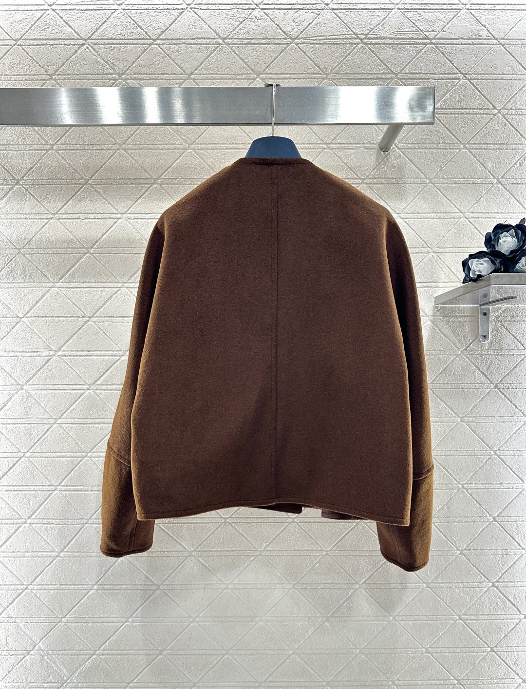 ♥Louis vuitto*♥2026新品上架 斜襟蝴蝶结皮绳外套半裙套装定制YB进口羊毛呢材质，质感上