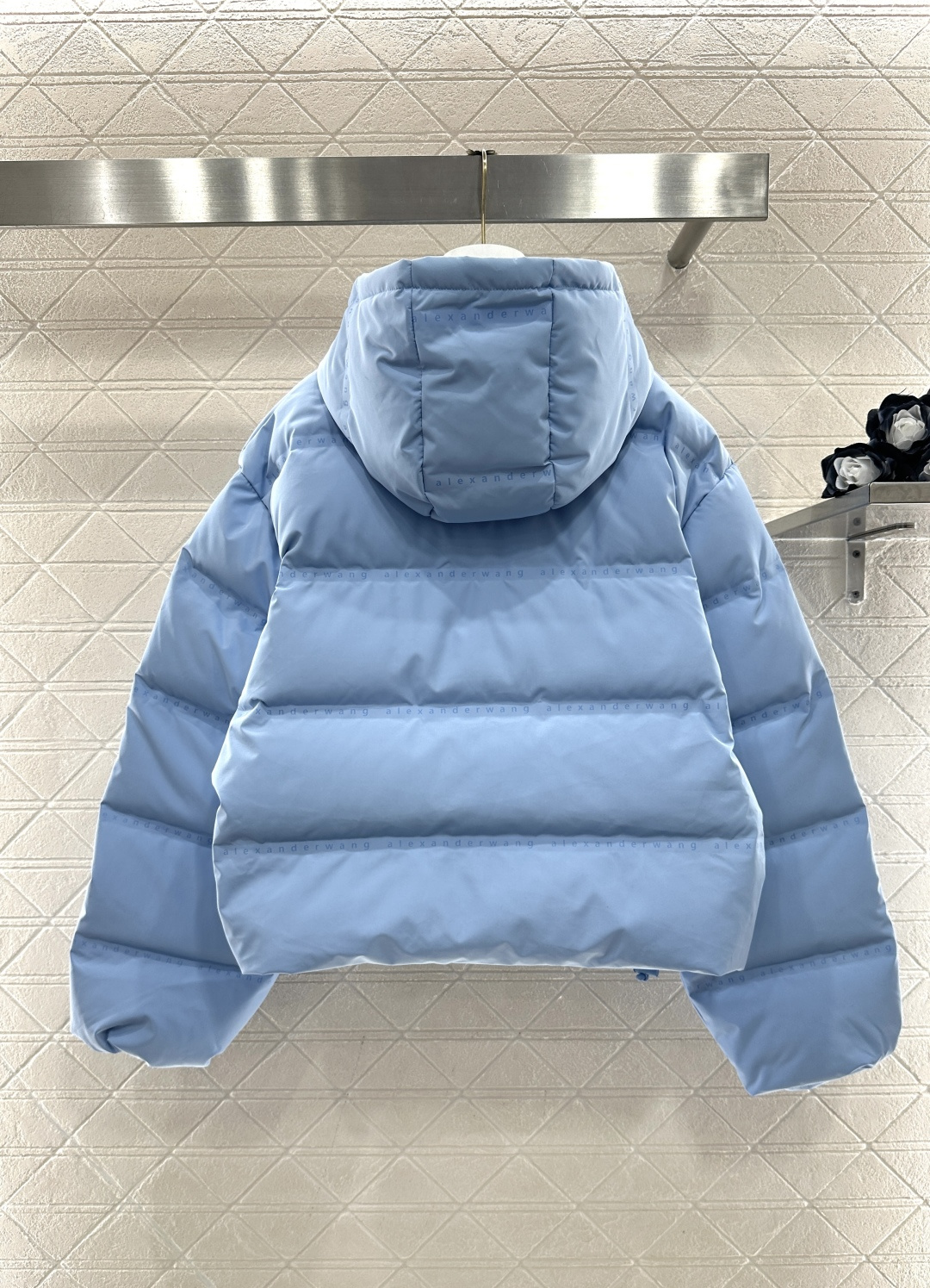 ♥Alexander wan*♥2025新品上架 连帽印花羽绒外套定制YB进口防风防水尼龙材质，其工艺还