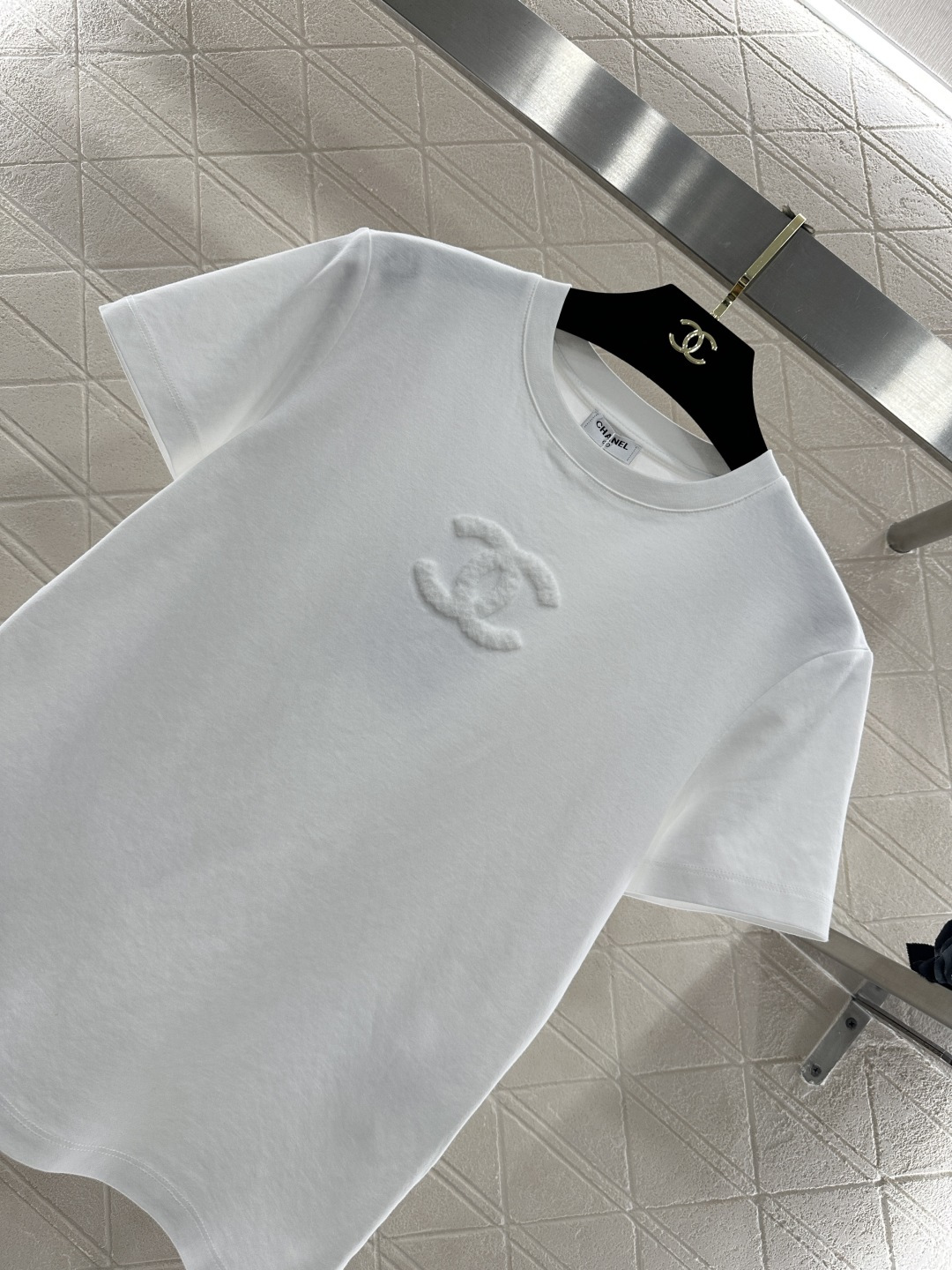 ♥Chane*♥2026新品上架 圆领毛绒徽标𝑇𝑒𝑒定制YB丝光全棉材质，透气舒适，质感十足，正肩圆领短