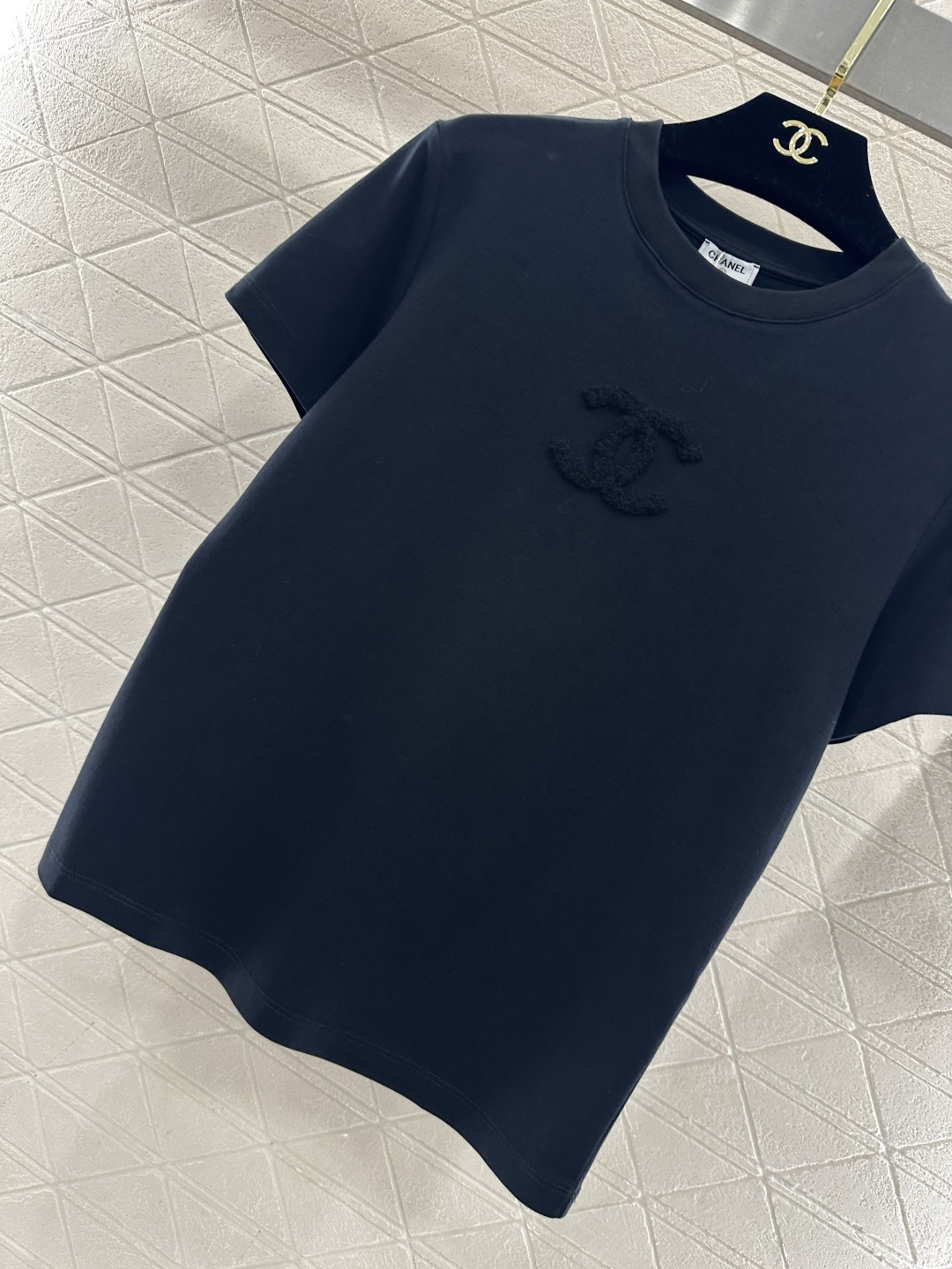♥Chane*♥2026新品上架 圆领毛绒徽标𝑇𝑒𝑒定制YB丝光全棉材质，透气舒适，质感十足，正肩圆领短