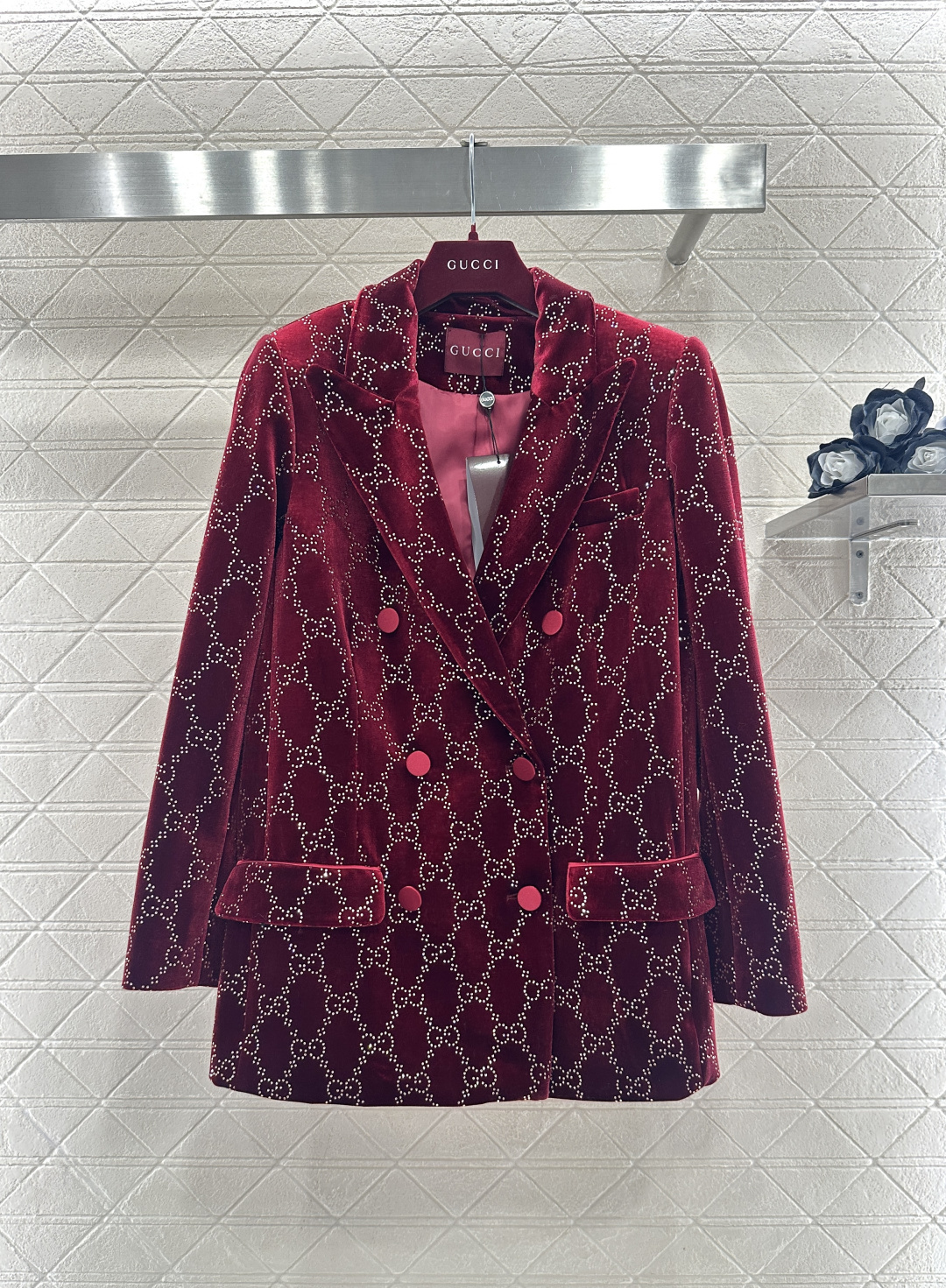 ♥Gucc*♥2026新品上架 真丝绒烫钻西装长裤套装定制YB进口真丝绒材质，成衣光泽，质感品相绝佳，翻