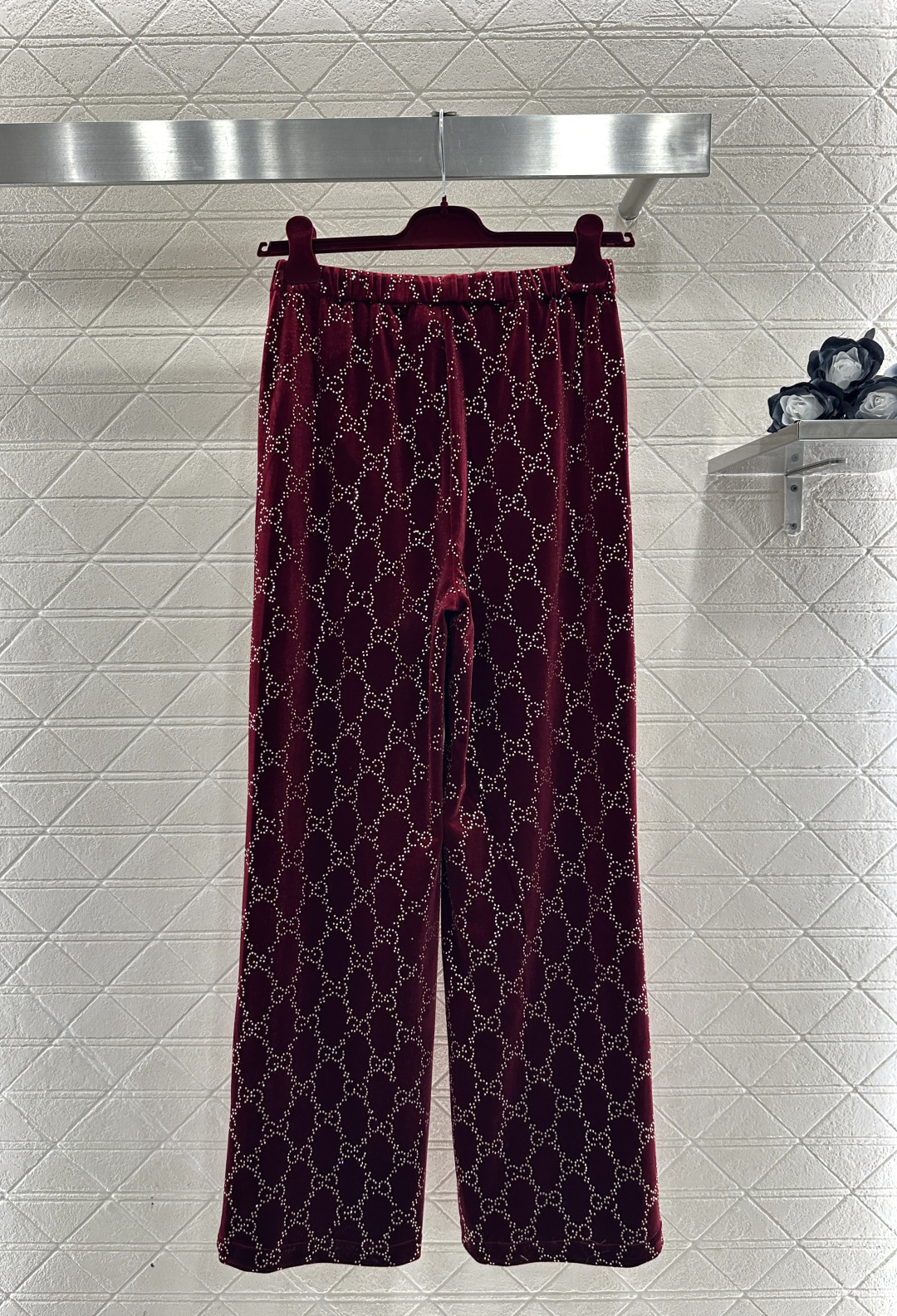 ♥Gucc*♥2026新品上架 真丝绒烫钻西装长裤套装定制YB进口真丝绒材质，成衣光泽，质感品相绝佳，翻