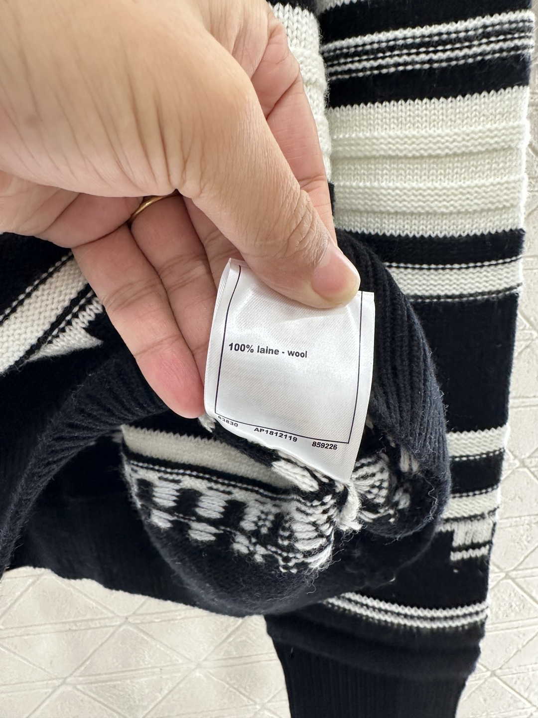 ♥Chane*♥2026新品上架 条纹毛绒字母针织毛衣定制YB羊毛纱线织造，穿搭舒适，质感十足，圆领针织