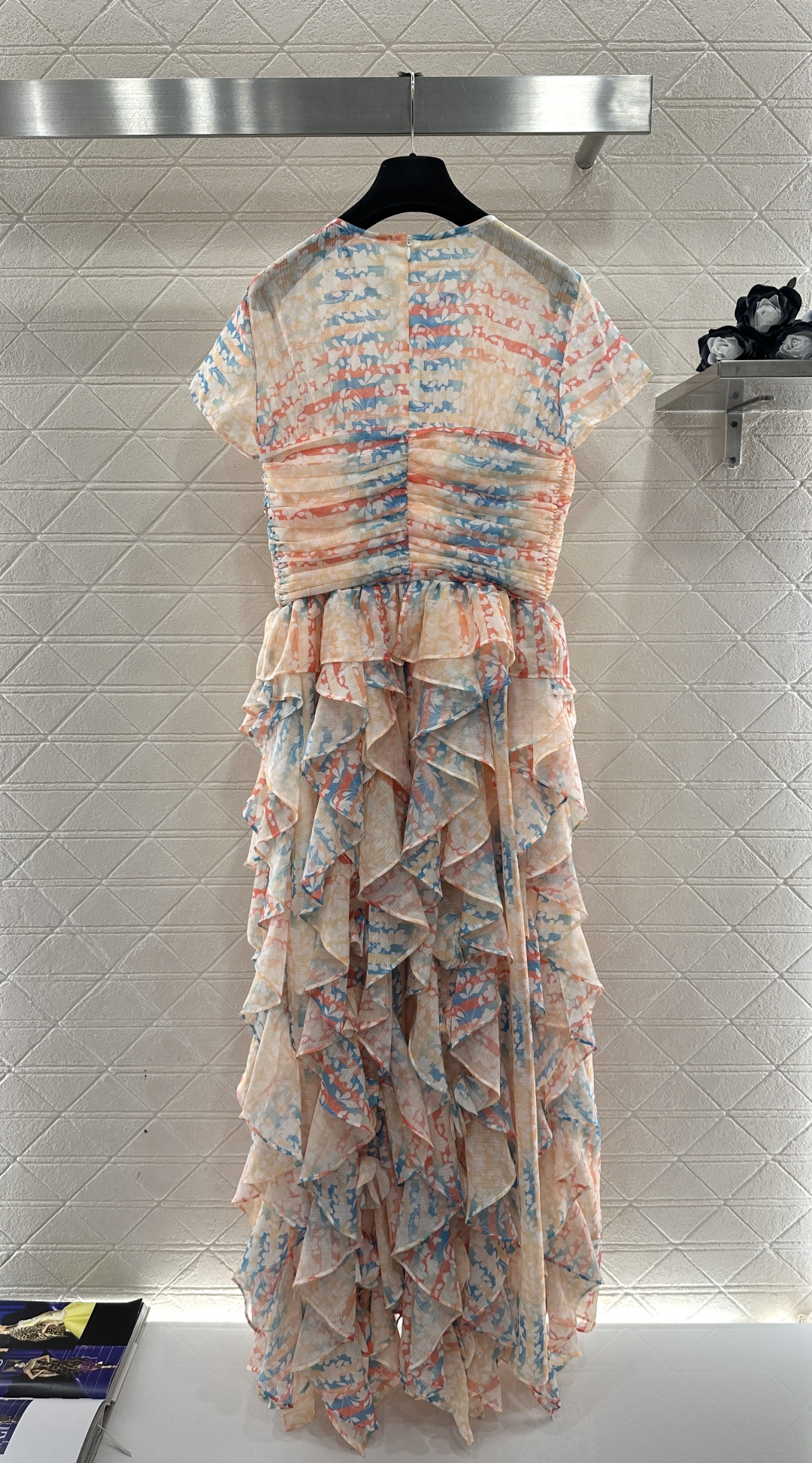 ♥Chane*♥2026新品上架 活性印花短袖连衣裙定制YB进口真丝纺纱材质，质地轻薄，柔软亲肤，圆领短