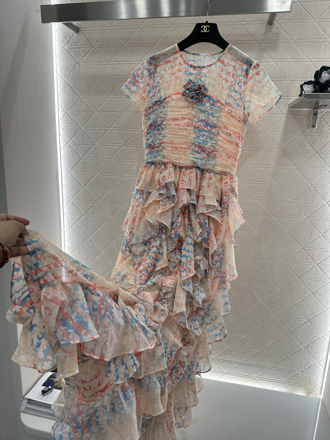 ♥Chane*♥2026新品上架 活性印花短袖连衣裙定制YB进口真丝纺纱材质，质地轻薄，柔软亲肤，圆领短