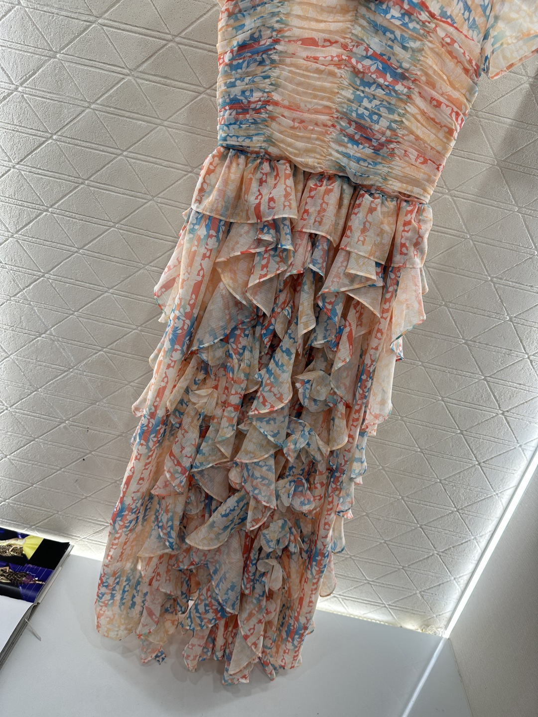 ♥Chane*♥2026新品上架 活性印花短袖连衣裙定制YB进口真丝纺纱材质，质地轻薄，柔软亲肤，圆领短