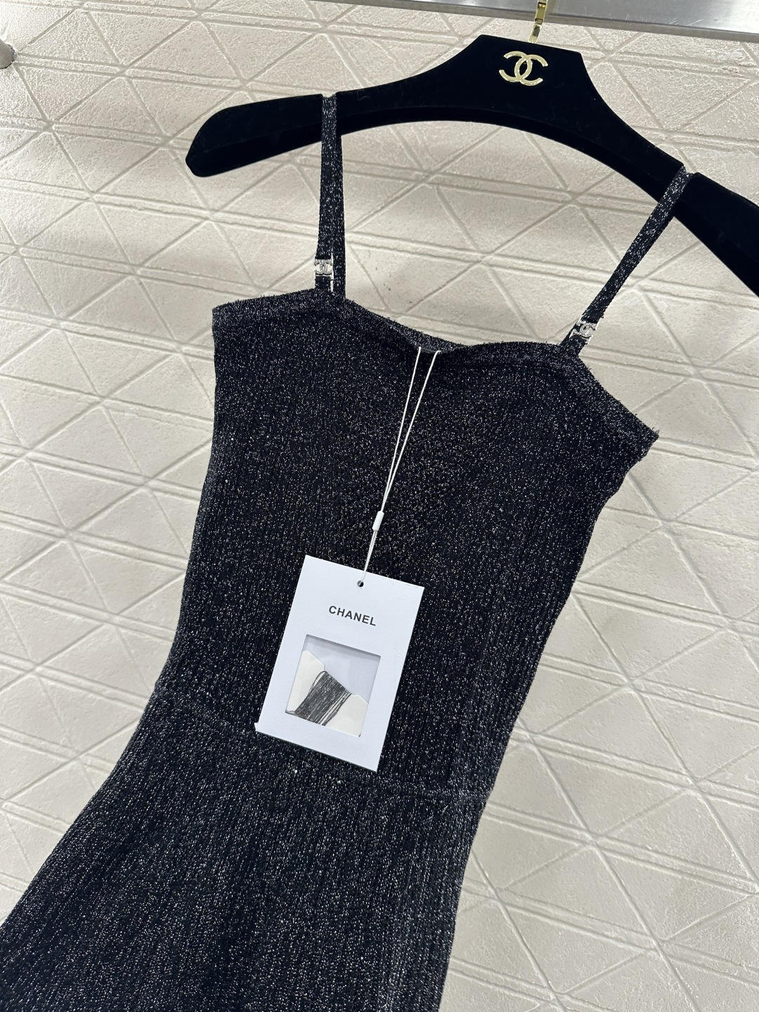 ♥Chane*♥2026新品上架 针织吊带连衣裙定制YB棉毛纱线织造，质感舒适，裁剪垂顺流畅，平口领细吊