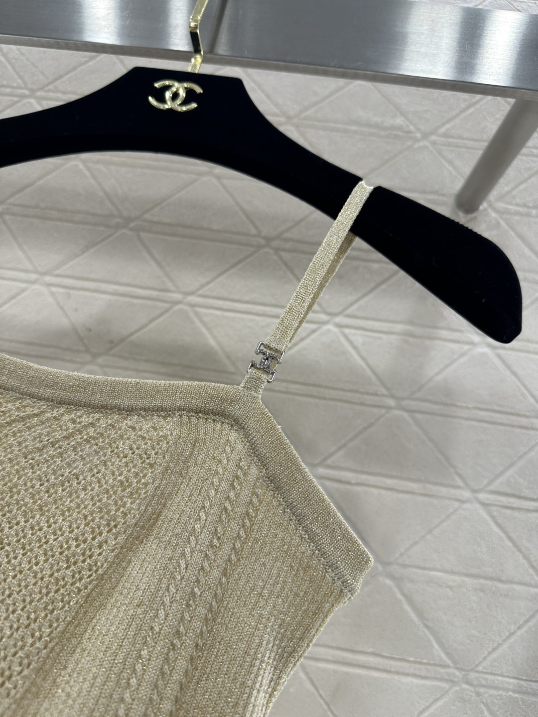 ♥Chane*♥2026新品上架 针织吊带连衣裙定制YB棉毛纱线织造，质感舒适，裁剪垂顺流畅，平口领细吊