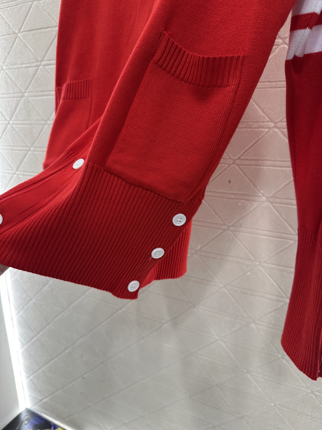 ♥Thom Brown*♥2026新品上架 横杠针织开衫定制YB羊毛纱线织造，质感高级，舒适柔软，V领纽