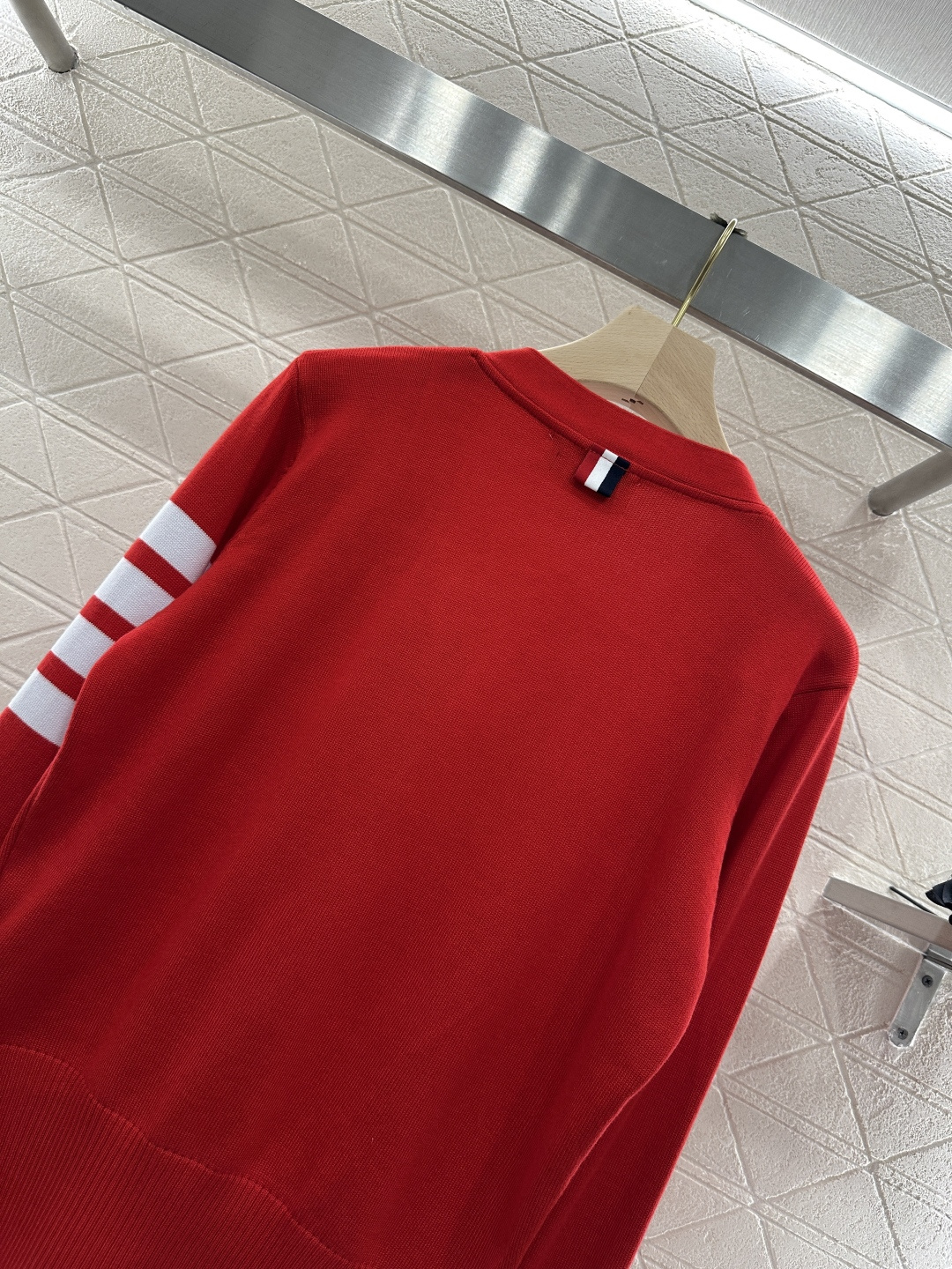 ♥Thom Brown*♥2026新品上架 横杠针织开衫定制YB羊毛纱线织造，质感高级，舒适柔软，V领纽