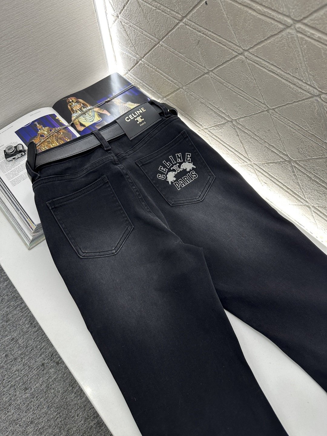 ♥Celin*♥2026新品上架 腰带微喇复古牛仔裤定制YB斜纹棉牛仔材质，面料柔软舒适，弹力修身，反复