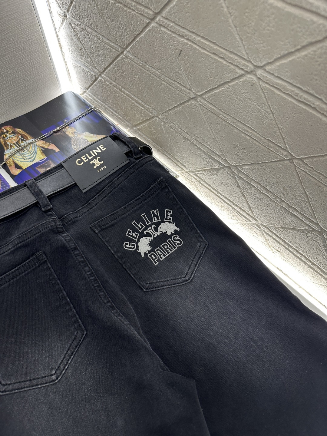 ♥Celin*♥2026新品上架 腰带微喇复古牛仔裤定制YB斜纹棉牛仔材质，面料柔软舒适，弹力修身，反复