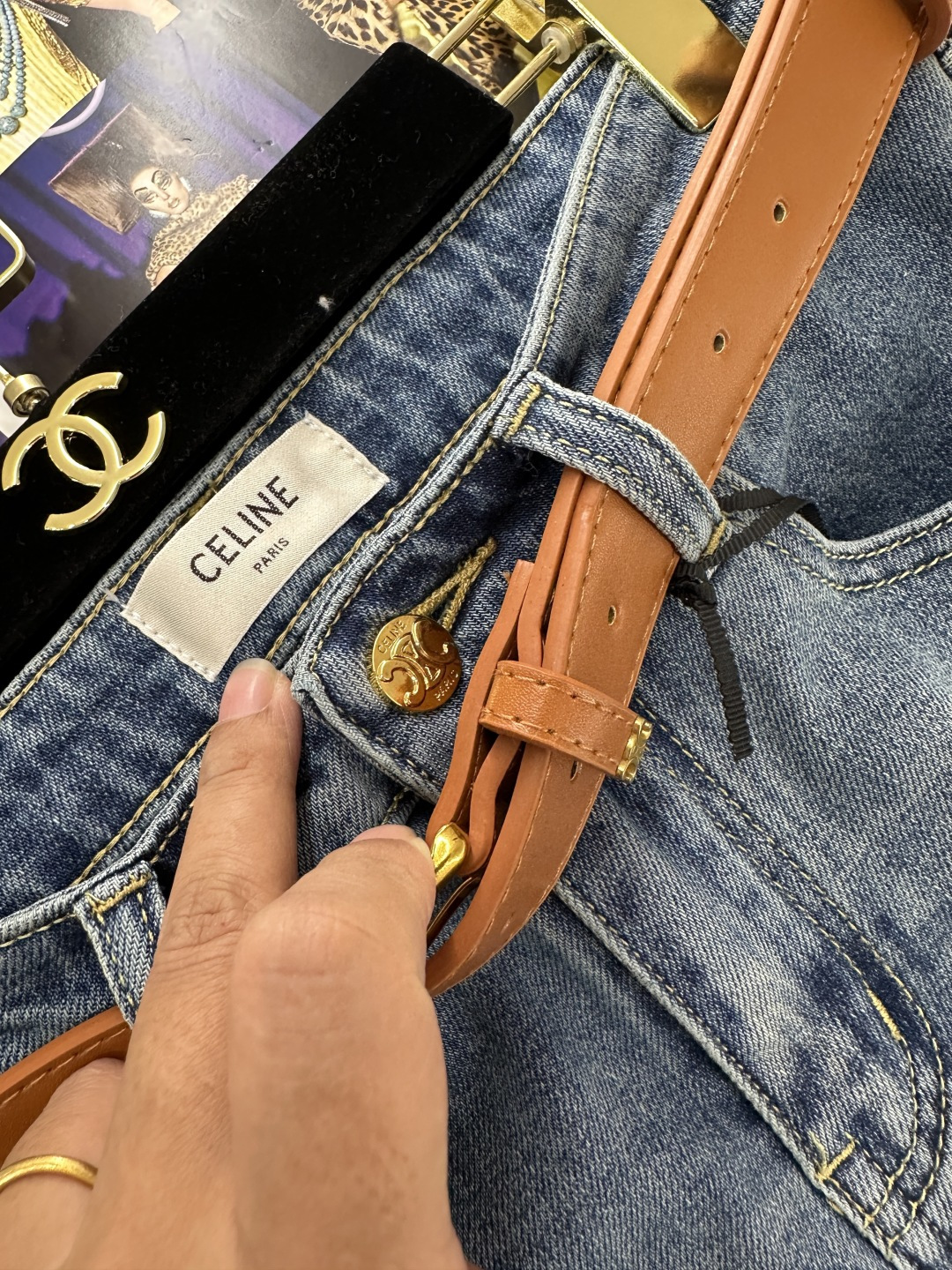 ♥Celin*♥2026新品上架 腰带微喇复古牛仔裤定制YB斜纹棉牛仔材质，面料柔软舒适，弹力修身，反复