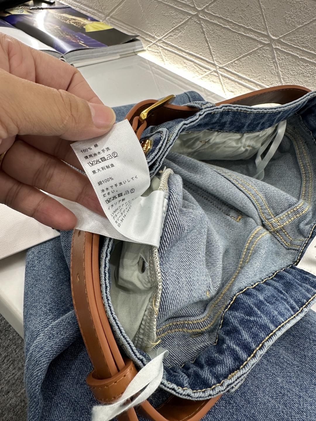 ♥Celin*♥2026新品上架 腰带微喇复古牛仔裤定制YB斜纹棉牛仔材质，面料柔软舒适，弹力修身，反复