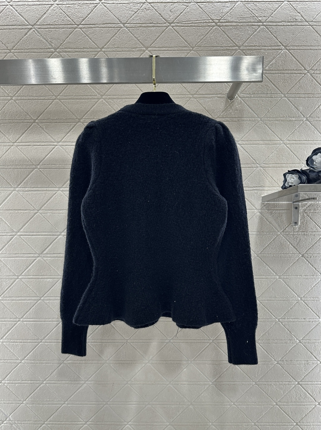 ♥Valentin*♥2026新品上架 泡泡袖收腰羽毛针织开衫定制YB羊毛针织材质，质感高级，舒适柔软，