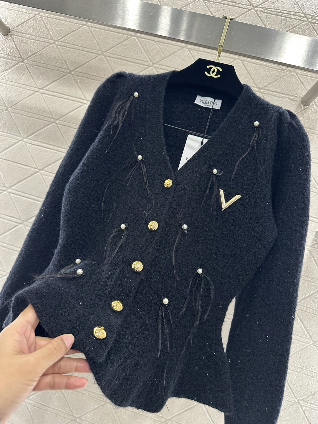 ♥Valentin*♥2026新品上架 泡泡袖收腰羽毛针织开衫定制YB羊毛针织材质，质感高级，舒适柔软，