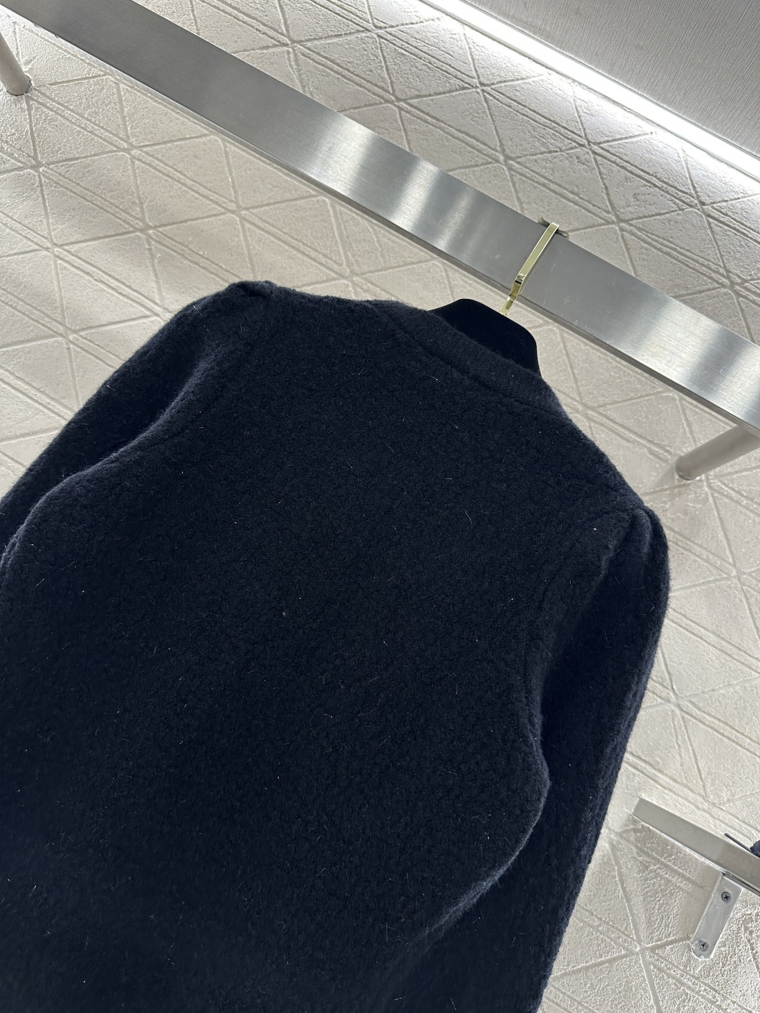 ♥Valentin*♥2026新品上架 泡泡袖收腰羽毛针织开衫定制YB羊毛针织材质，质感高级，舒适柔软，