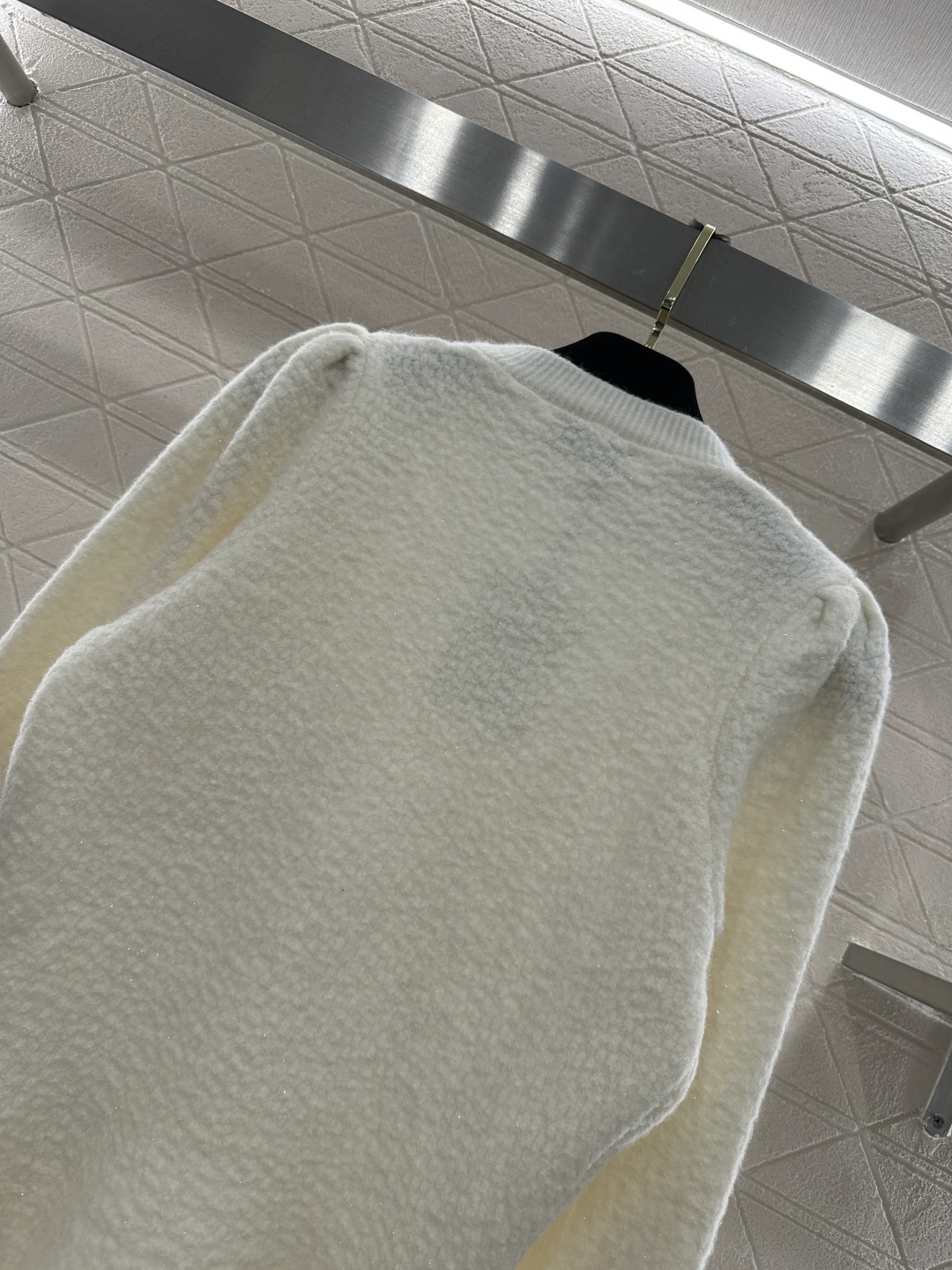 ♥Valentin*♥2026新品上架 泡泡袖收腰羽毛针织开衫定制YB羊毛针织材质，质感高级，舒适柔软，