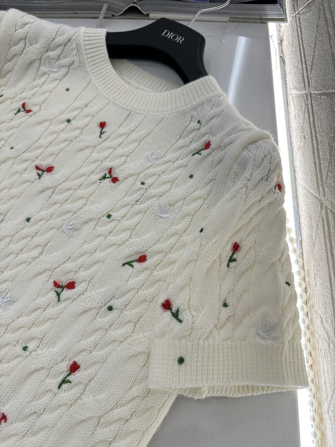 ♥Dio*♥2026新品上架 圆领玫瑰碎花针织短袖定制YB羊绒针织材质，质感高级，舒适柔软，圆领针织短袖