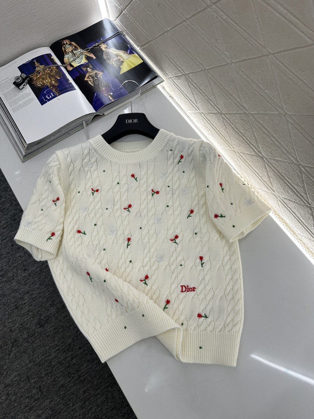 ♥Dio*♥2026新品上架 圆领玫瑰碎花针织短袖定制YB羊绒针织材质，质感高级，舒适柔软，圆领针织短袖