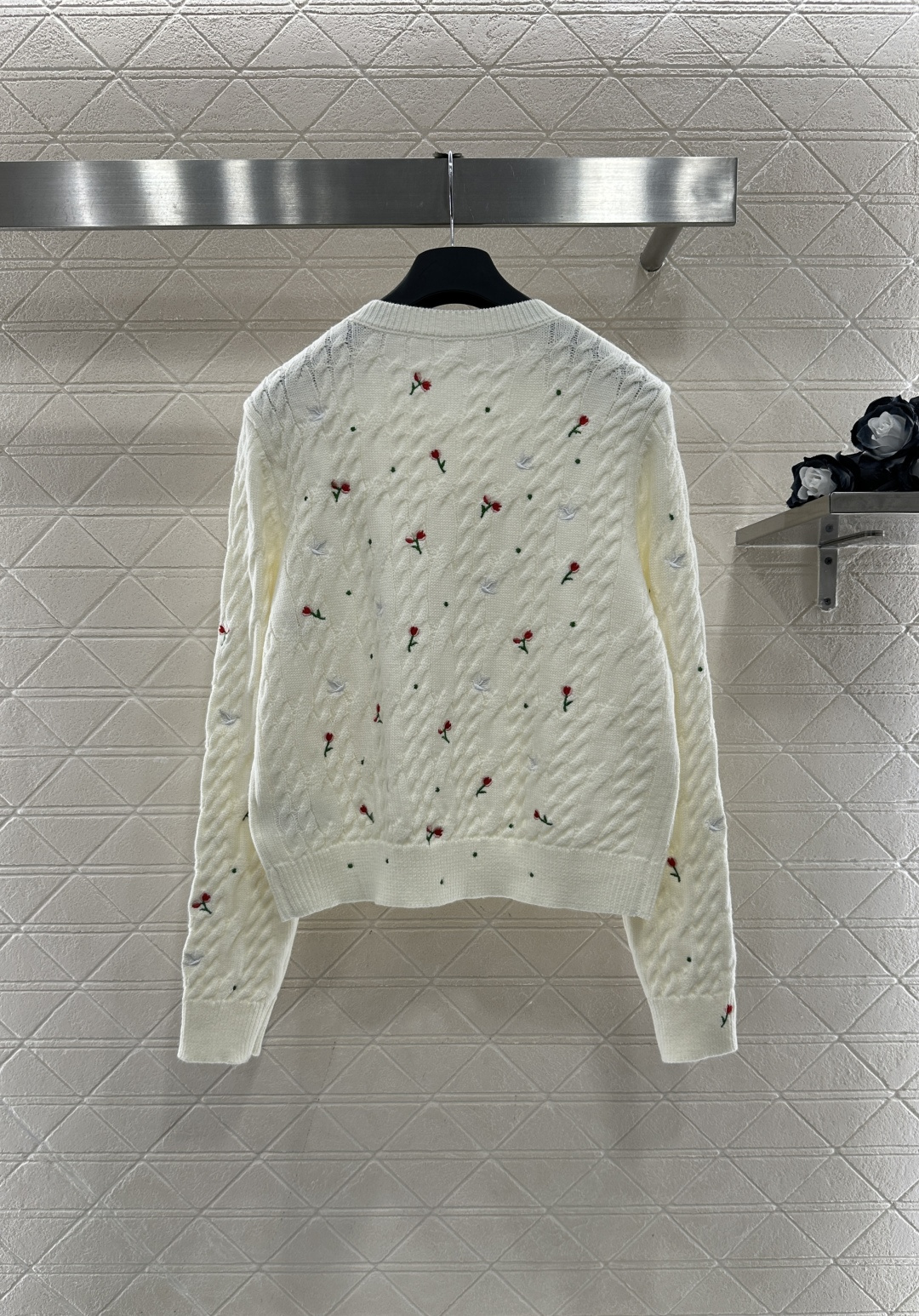 ♥Dio*♥2026新品上架 圆领玫瑰碎花针织开衫定制YB羊绒针织材质，质感高级，舒适柔软，圆领纽扣针织