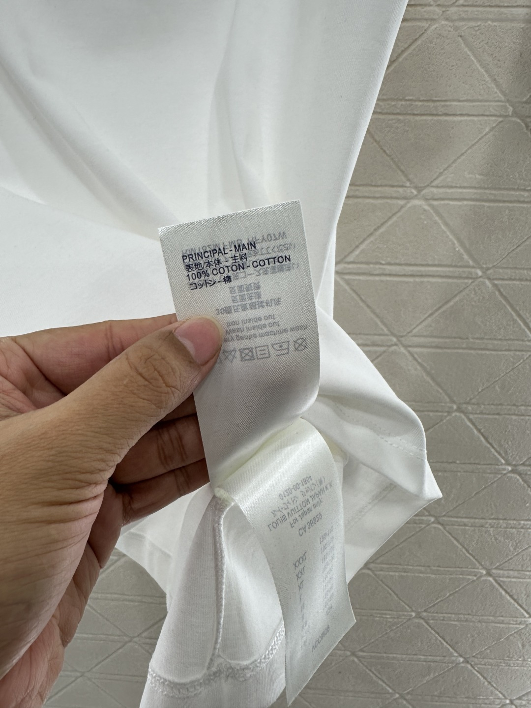 ♥Louis Vuitto*♥2026新品上架 圆领钉珠四叶草链条𝑇𝑒𝑒定制YB丝光全棉材质，透气舒适，