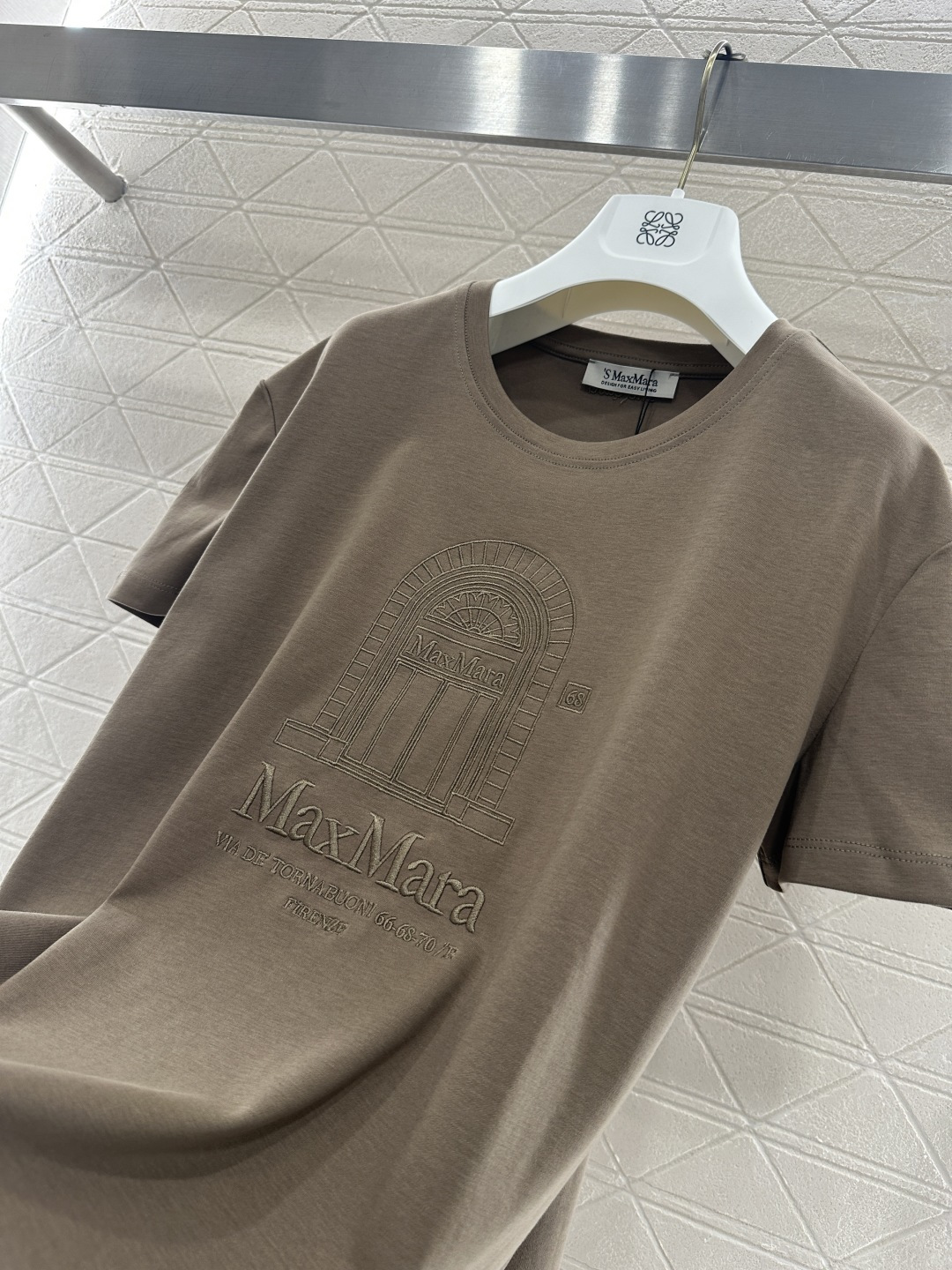 ♥Maxmar*♥2026新品上架 圆领刺绣徽标𝑇𝑒𝑒定制YB原生全棉材质，透气舒适，质感十足，常规花苞