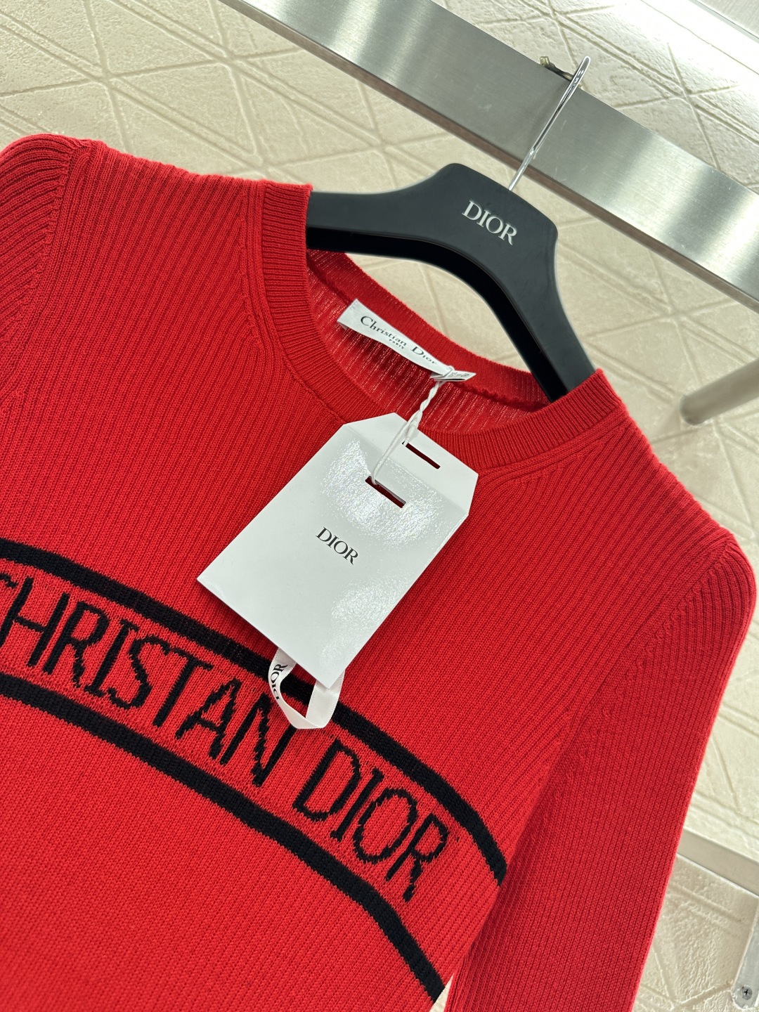 ♥Dio*♥2026新品上架 圆领徽标针织打底衫定制YB羊毛纱线织造，穿搭舒适，质感十足，圆领修身毛衣裁