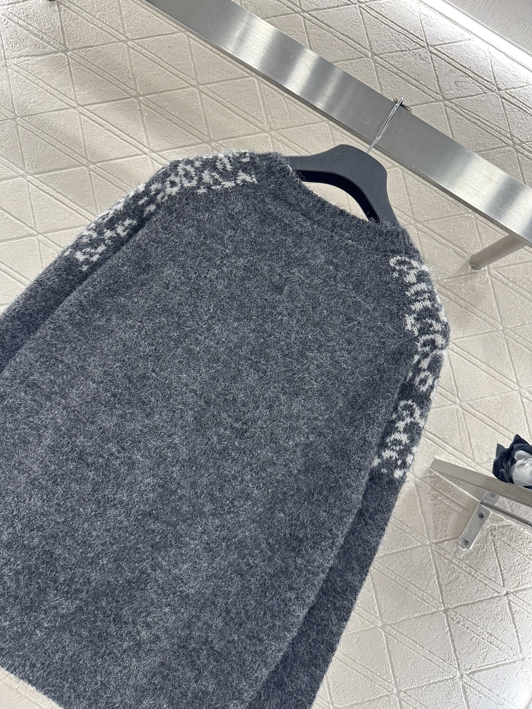 ♥Dio*♥2026新品上架 撞色套头针织毛衣定制YB羊毛纱线织造，穿搭舒适，质感十足，圆领针织套头毛衣