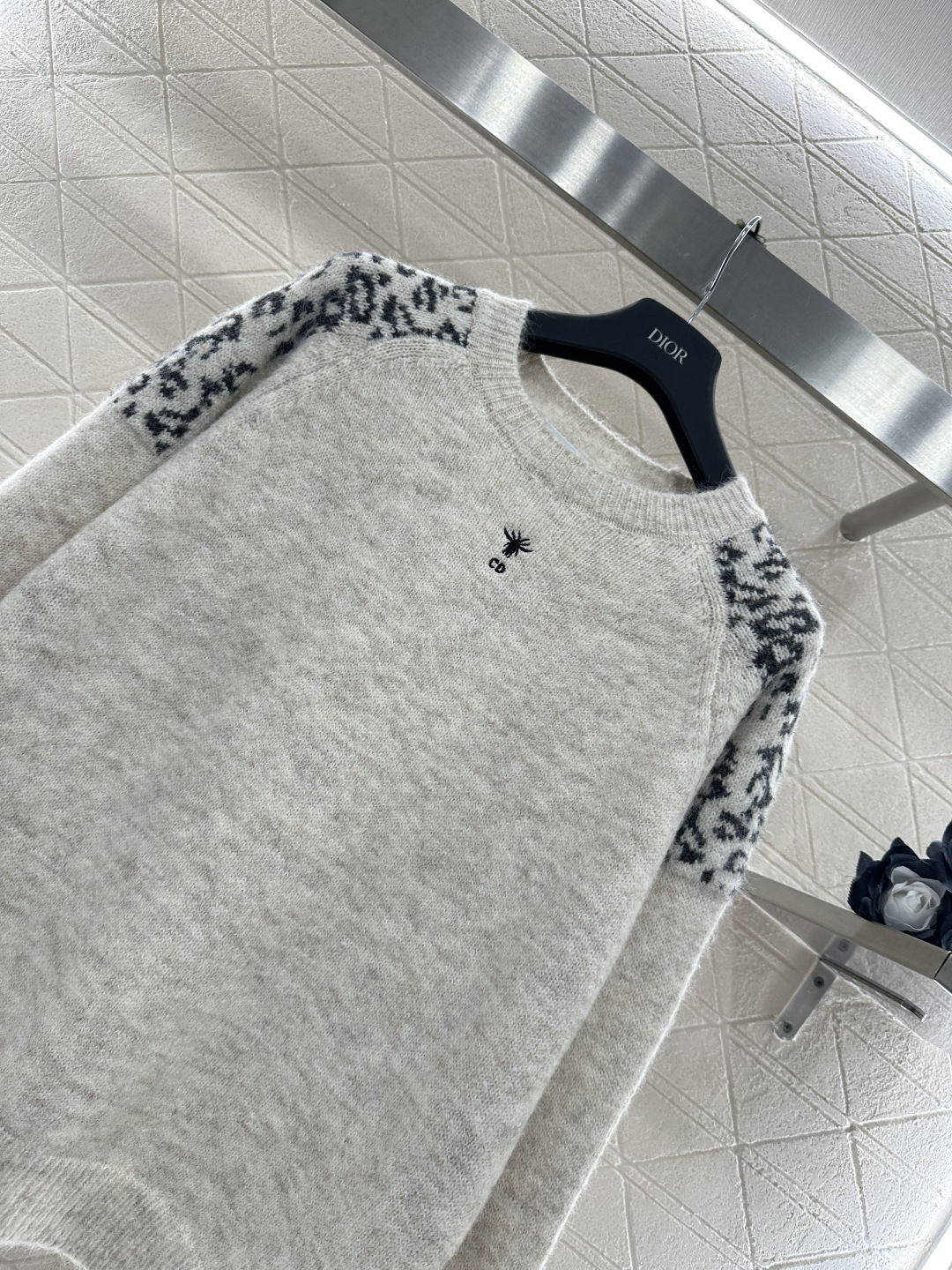 ♥Dio*♥2026新品上架 撞色套头针织毛衣定制YB羊毛纱线织造，穿搭舒适，质感十足，圆领针织套头毛衣