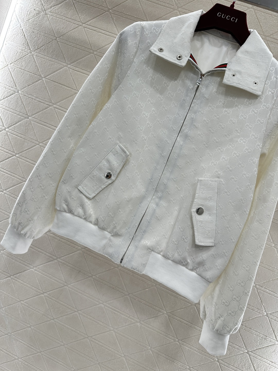 ♥Gucc*♥2026新品上架 提花暗纹拉链夹克长裤套装定制YB进口提花全棉材质，质感高级，品相十足，满