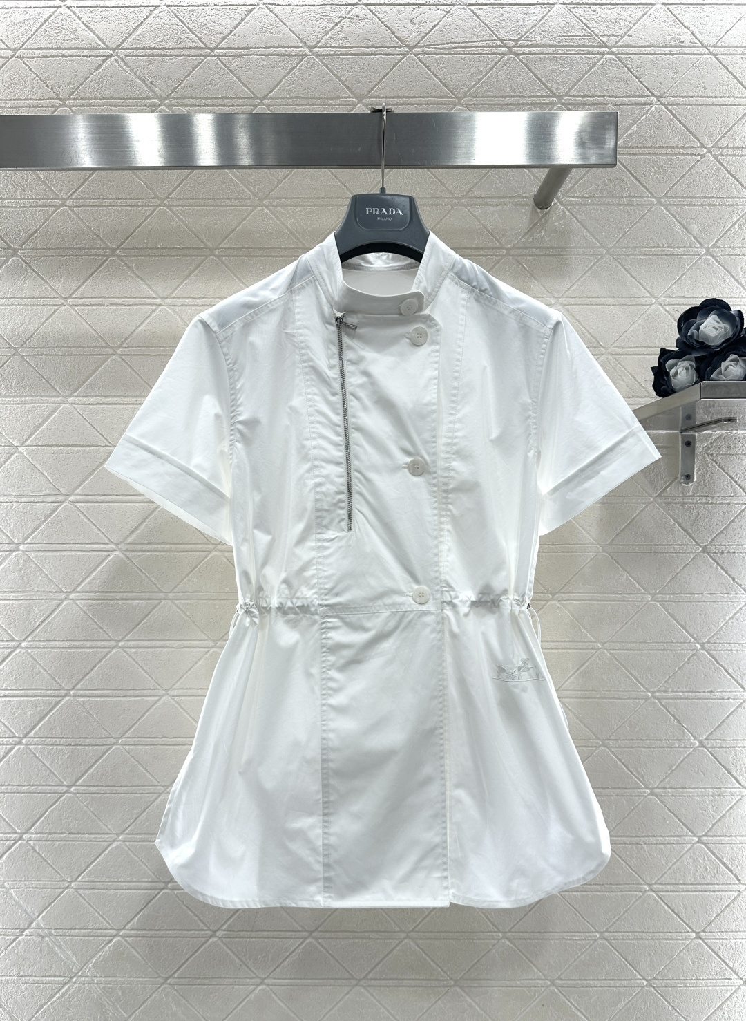 ♥Herme*♥2026新品上架 立领解构设计感短袖衬衫裙定制YB斜纹全棉材质，质感细腻，穿搭舒适，小立