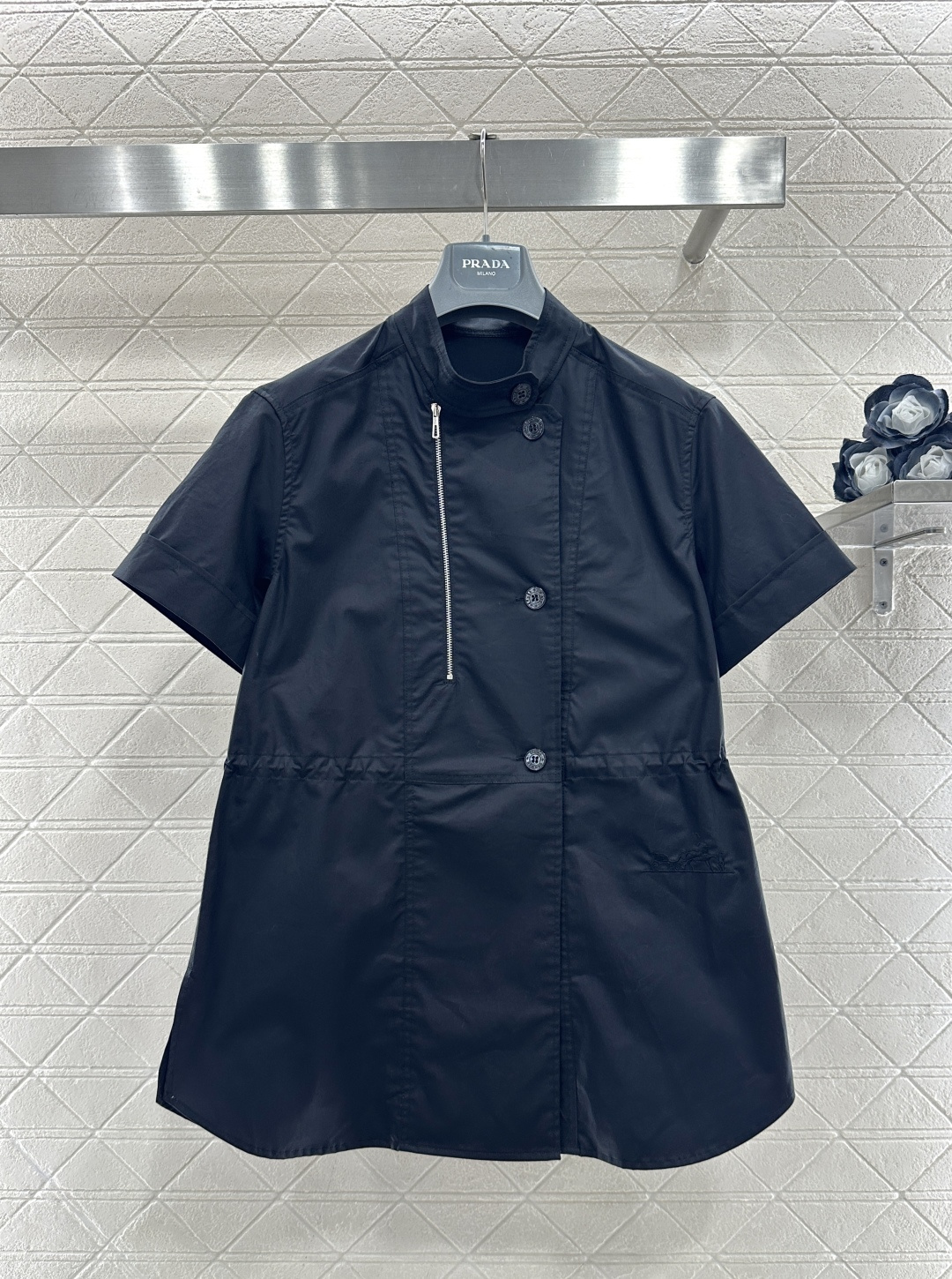 ♥Herme*♥2026新品上架 立领解构设计感短袖衬衫裙定制YB斜纹全棉材质，质感细腻，穿搭舒适，小立