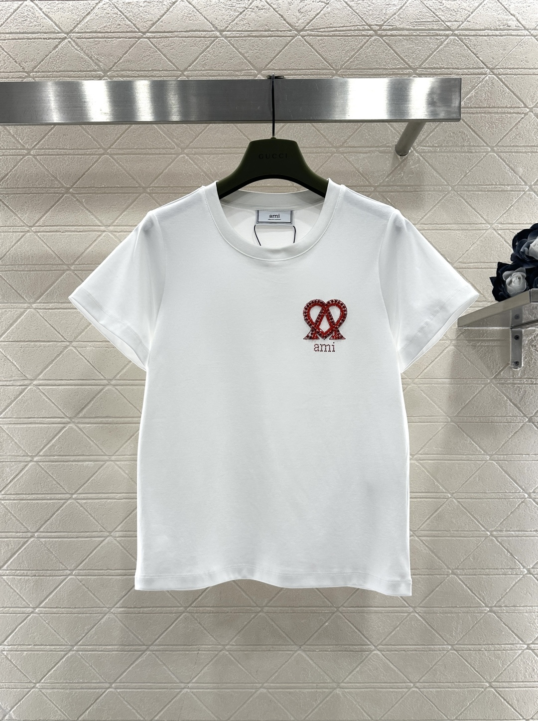 ♥Ami*♥2026新品上架 钉珠字母徽标𝑇𝑒𝑒定制YB丝光全棉材质，透气舒适，质感十足，正肩常规短袖T