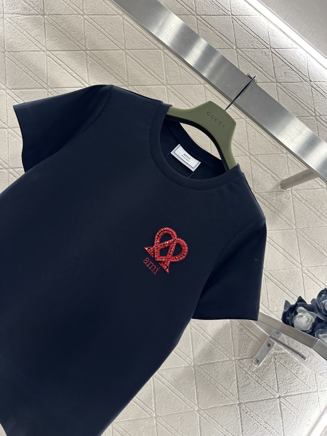 ♥Ami*♥2026新品上架 钉珠字母徽标𝑇𝑒𝑒定制YB丝光全棉材质，透气舒适，质感十足，正肩常规短袖T