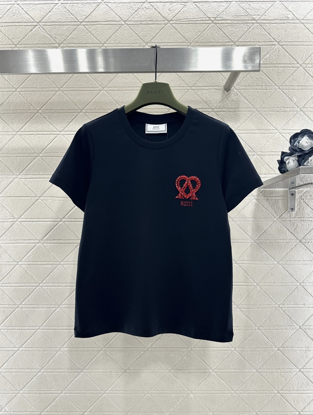 ♥Ami*♥2026新品上架 钉珠字母徽标𝑇𝑒𝑒定制YB丝光全棉材质，透气舒适，质感十足，正肩常规短袖T