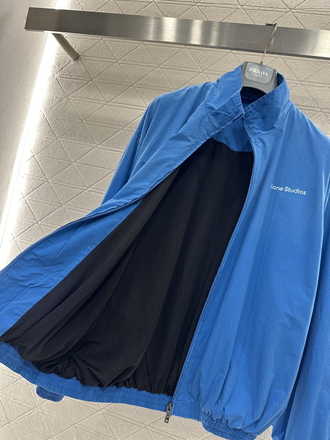 ♥Acne studio*♥2026新品上架 宝蓝色拉链廓形外套定制YB进口棉纶材质，质感光泽，防风舒适