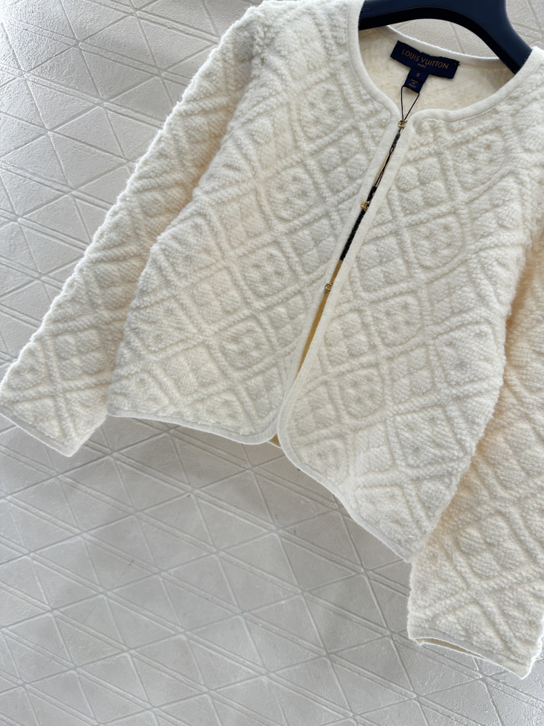 ♥Louis Vuitto*♥2026新品上架 提花针织开衫外套短裙套装定制YB羊绒羊毛纱线织造，提花工