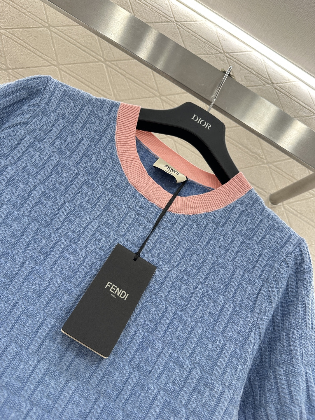 ♥Fend*♥2025新品上架 提花圆领针织短袖定制YB丝毛针织材质，质感高级，舒适柔软，圆领针织短袖剪