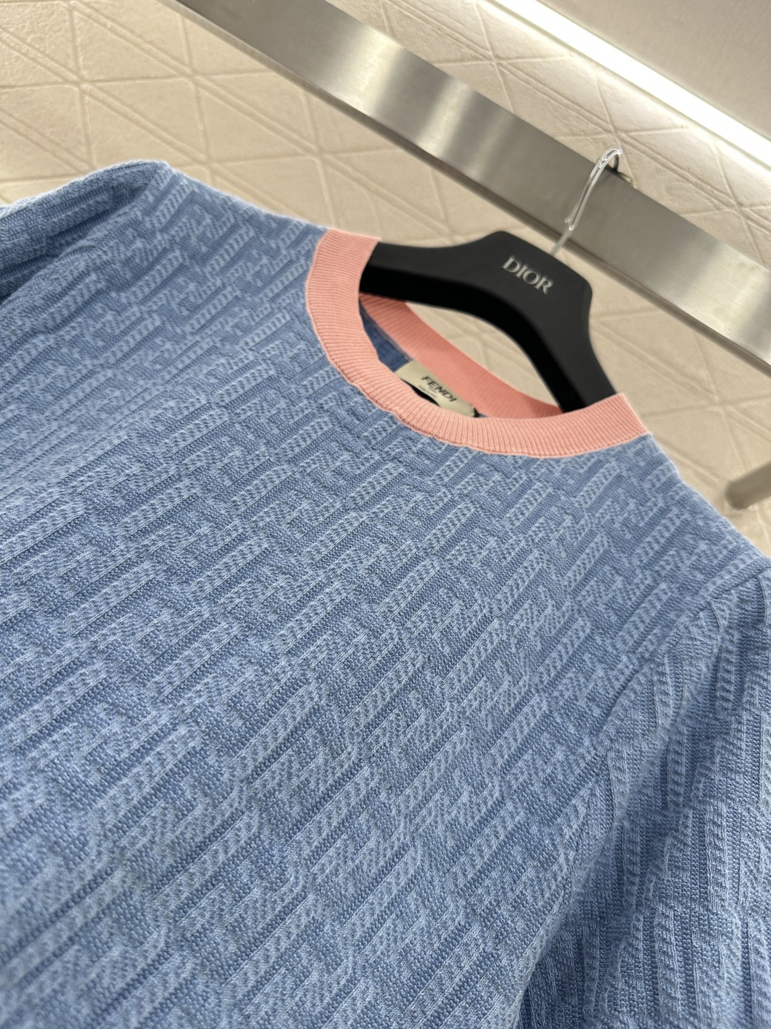 ♥Fend*♥2025新品上架 提花圆领针织短袖定制YB丝毛针织材质，质感高级，舒适柔软，圆领针织短袖剪