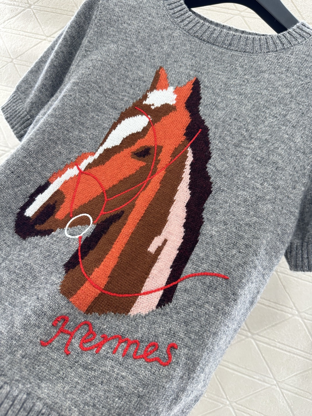 ♥Herme*♥2026新品上架 贺岁提花马头针织短袖新年贺岁系列#定制YB羊毛纱线织造，穿搭舒适，质感