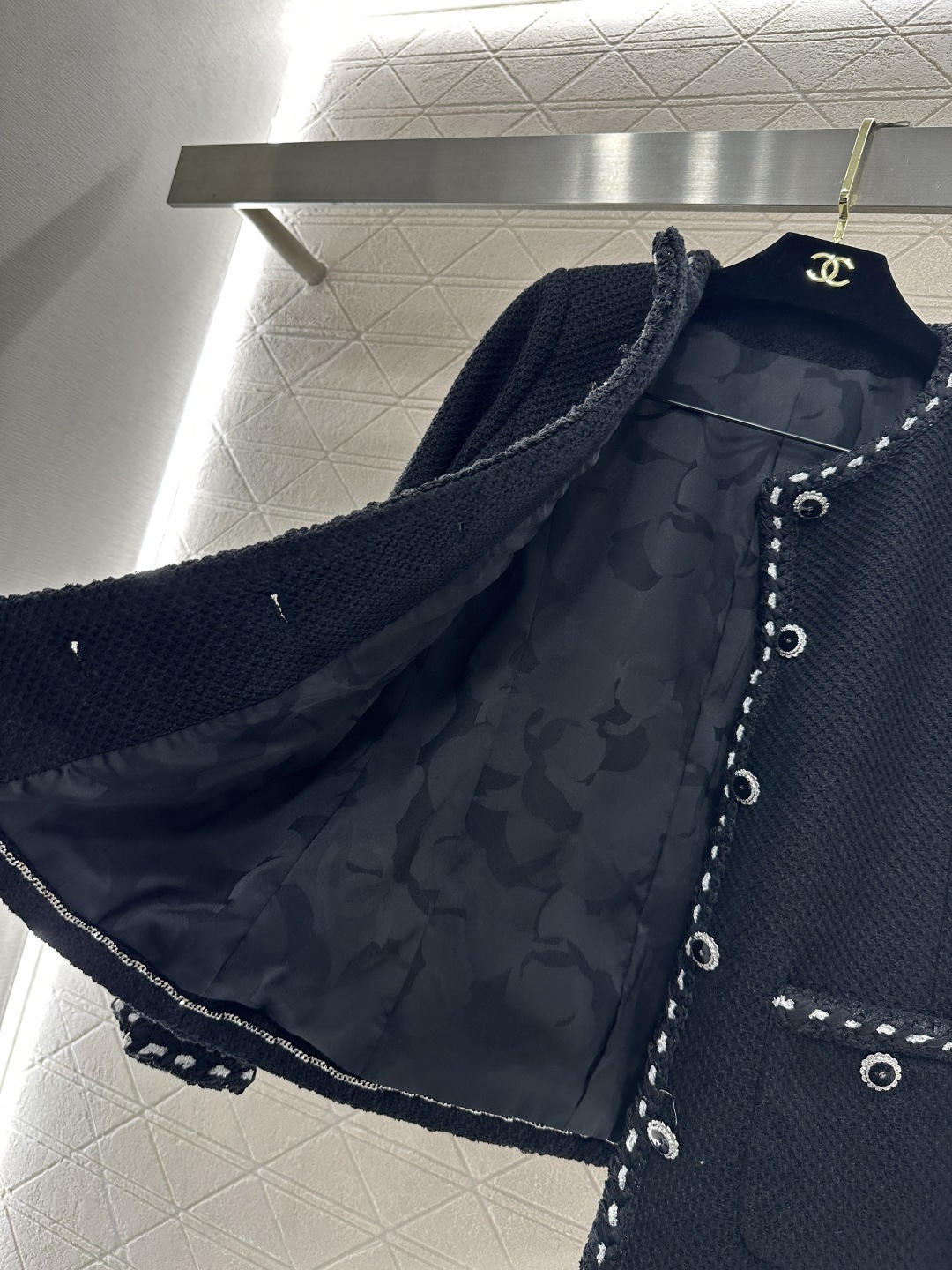 ♥Chane*♥2026新品上架 圆领捆边外套定制YB进口粗纺羊毛呢材质，质感高级，品相十足，圆领洋装外