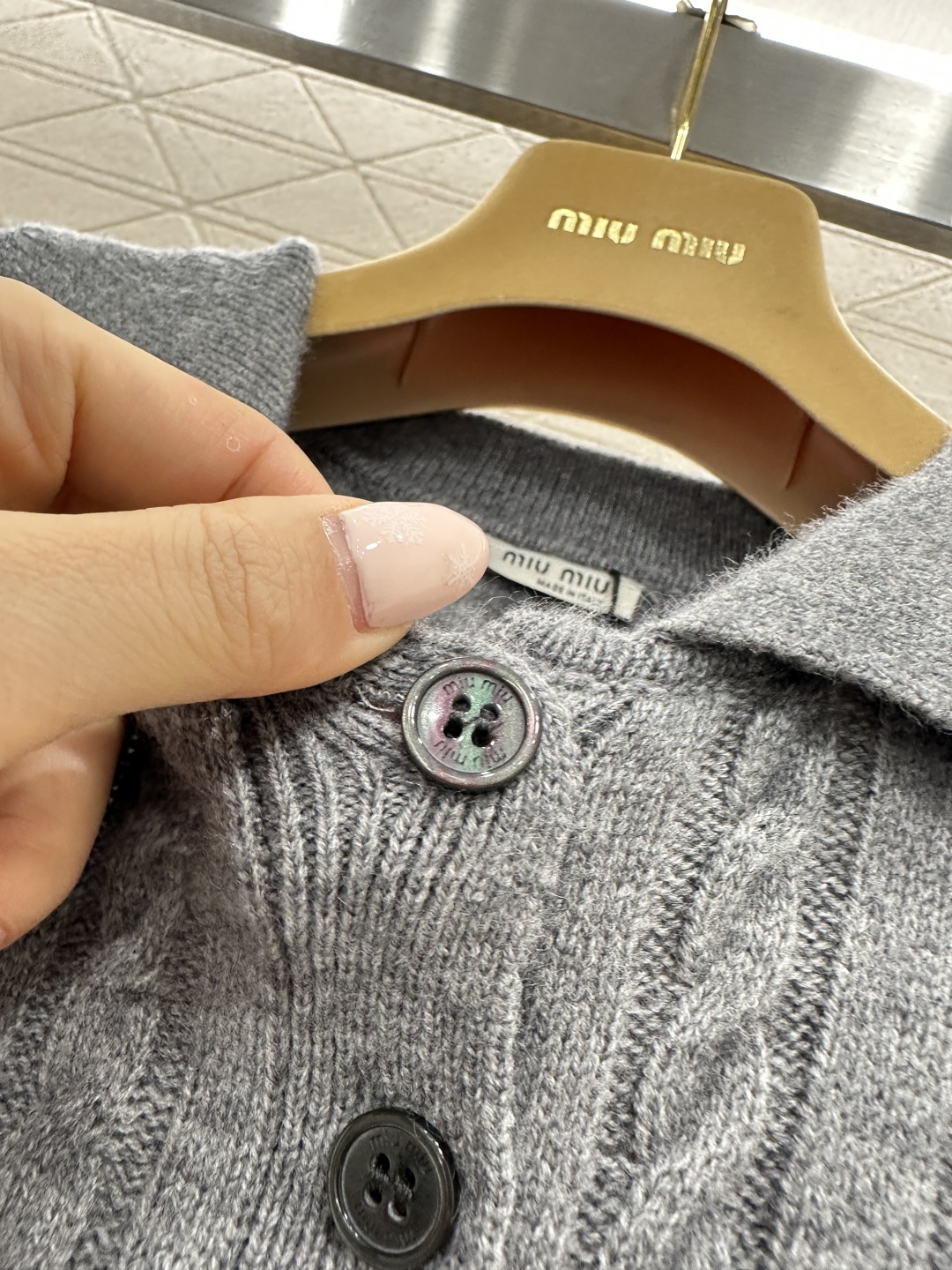 ♥Miumi*♥2026新品上架 翻领麻花针织连衣裙定制YB羊毛纱线织造，质感高级，舒适柔软，翻领针织长