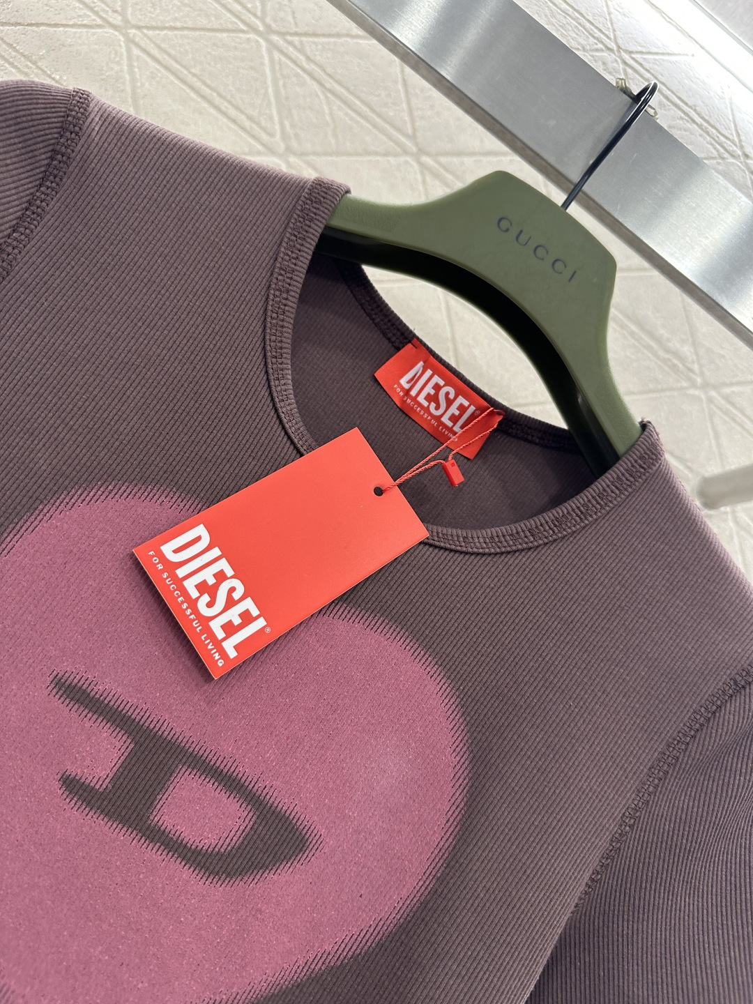 ♥Dise*♥2026新品上架 爱心修身𝑇𝑒𝑒定制YB原生全棉材质，穿搭舒适，质感十足，圆领短款裁剪，米