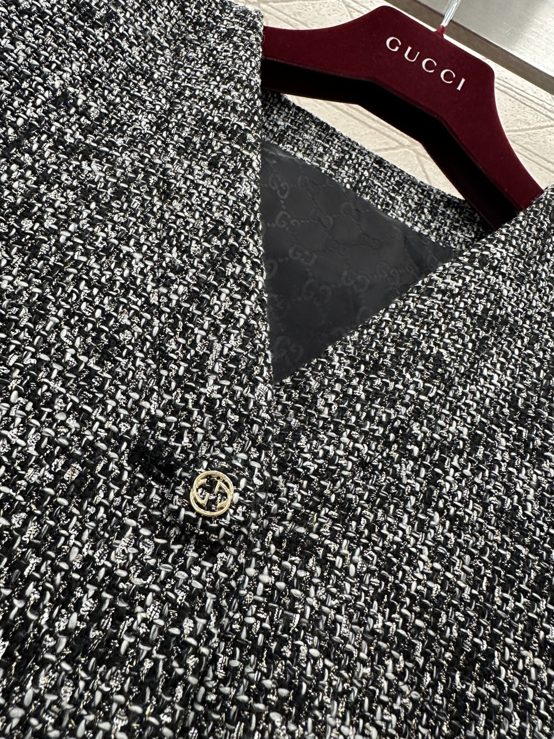 ♥Gucc*♥2026新品上架 花灰毛呢夹克外套半裙套装定制YB进口羊毛毛呢材质，肌理明显，挺括有型，黑