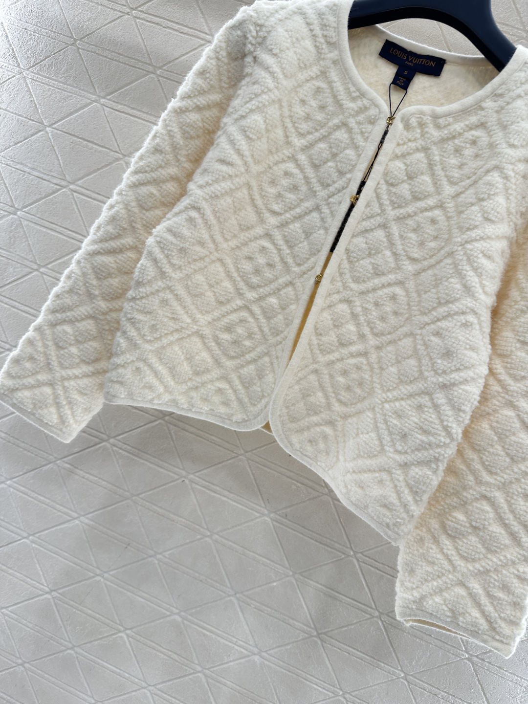 ♥Louis Vuitto*♥2026新品上架 提花针织开衫外套短裙套装定制YB羊绒羊毛纱线织造，提花工