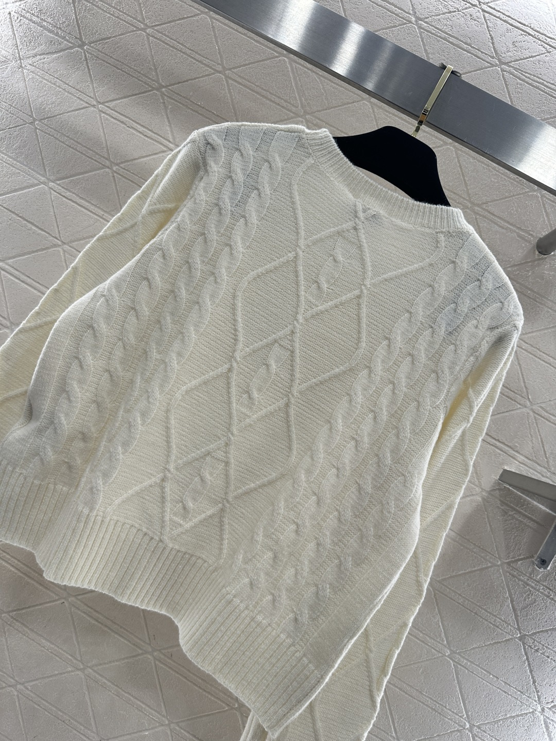 ♥Chane*♥2026新品上架 圆领麻花针织套头毛衣定制YB羊毛纱线织造，质感细腻，穿搭舒适，圆领针织