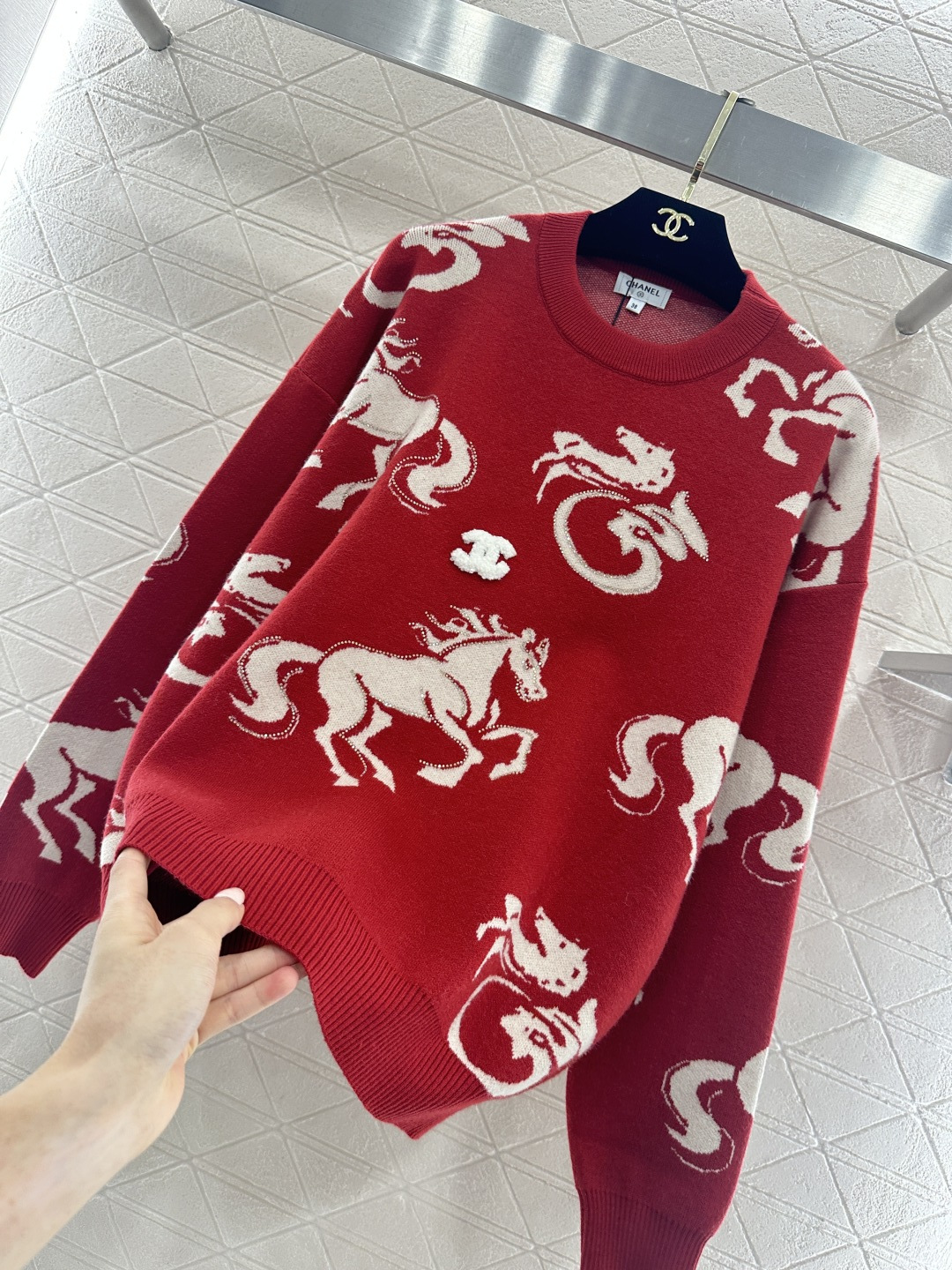 ♥Chane*♥2026新品上架 贺岁圆领提花针织套头毛衣新年贺岁系列#定制YB羊毛纱线织造，质感细腻，